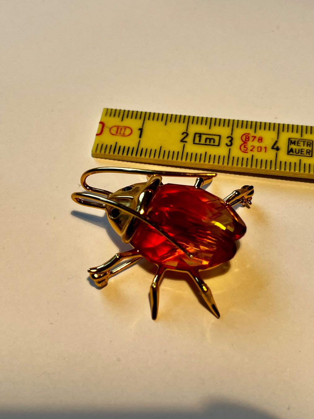 Swarovski Spille & Fermagli: Exklusivität: Swarovski  Brosche, Käfer – Usato da Ebmatingen venduto da Giggelisuppe 1