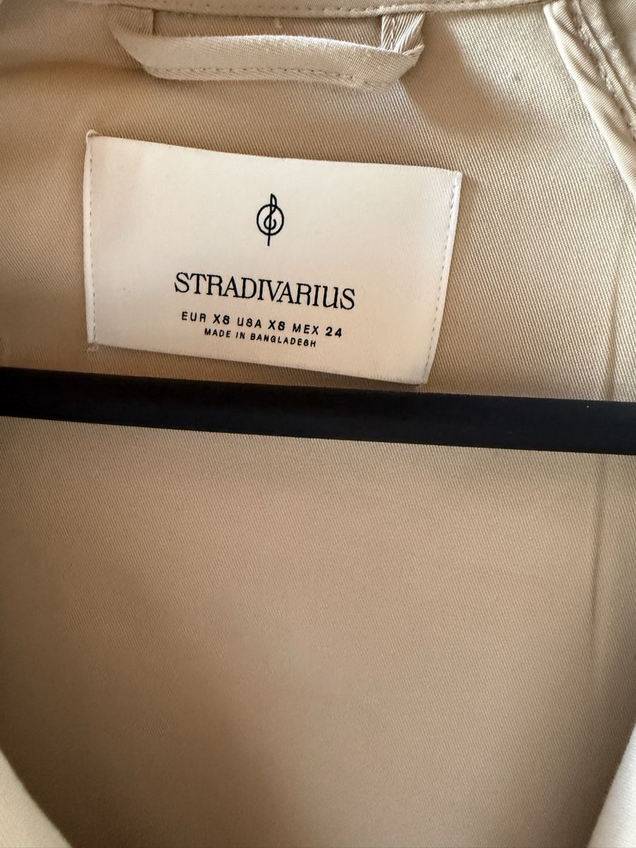Stradivarius Jacken: Trench beige  – Gebraucht aus Rossemaison von salomestn 1