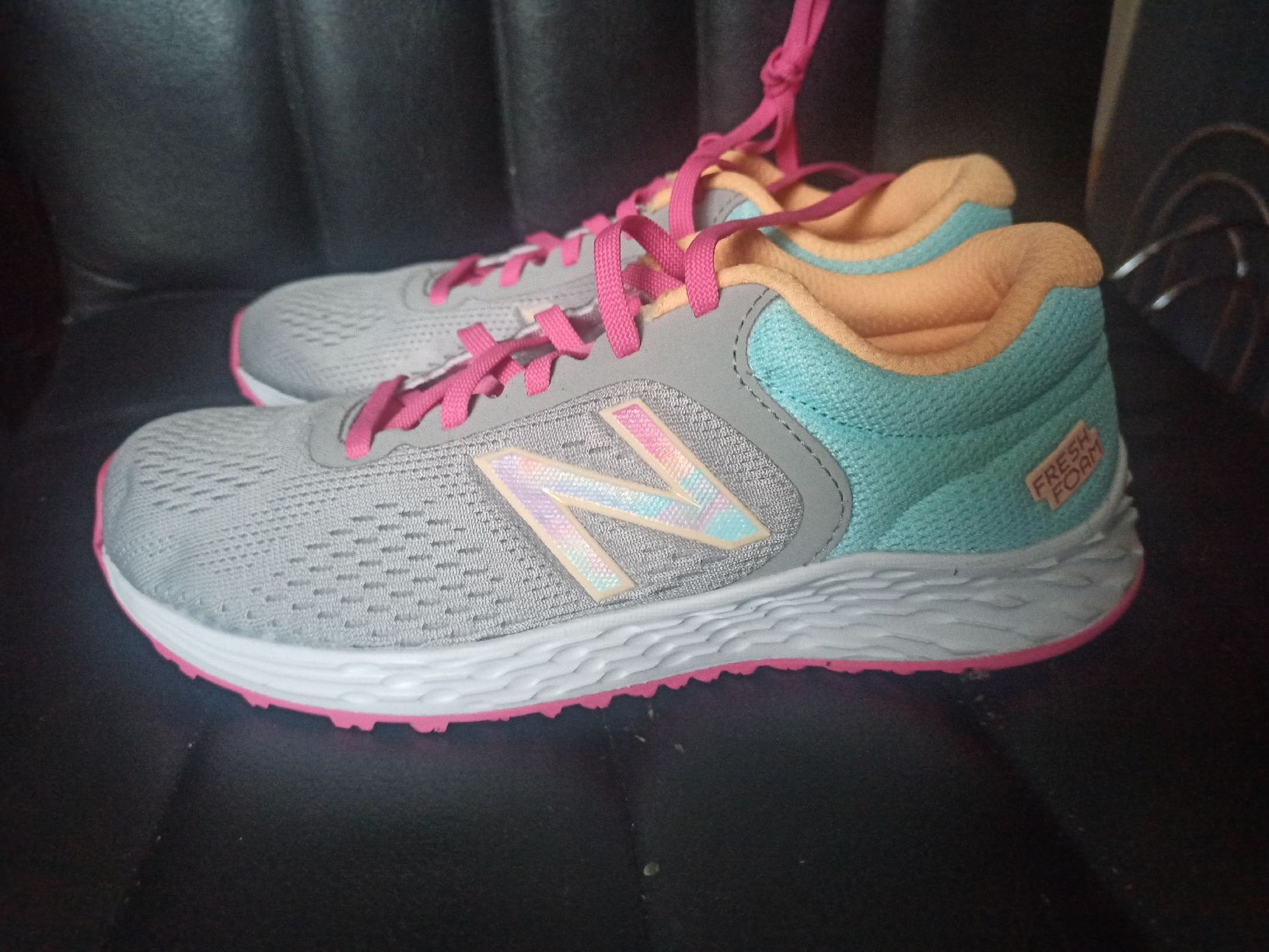 New Balance Schuhe für Mädchen: New Balance Turnschuhe Mädchen Gr. 35.5 – Neu (gemäss Beschreibung) aus Kappel SO von Flo25 1
