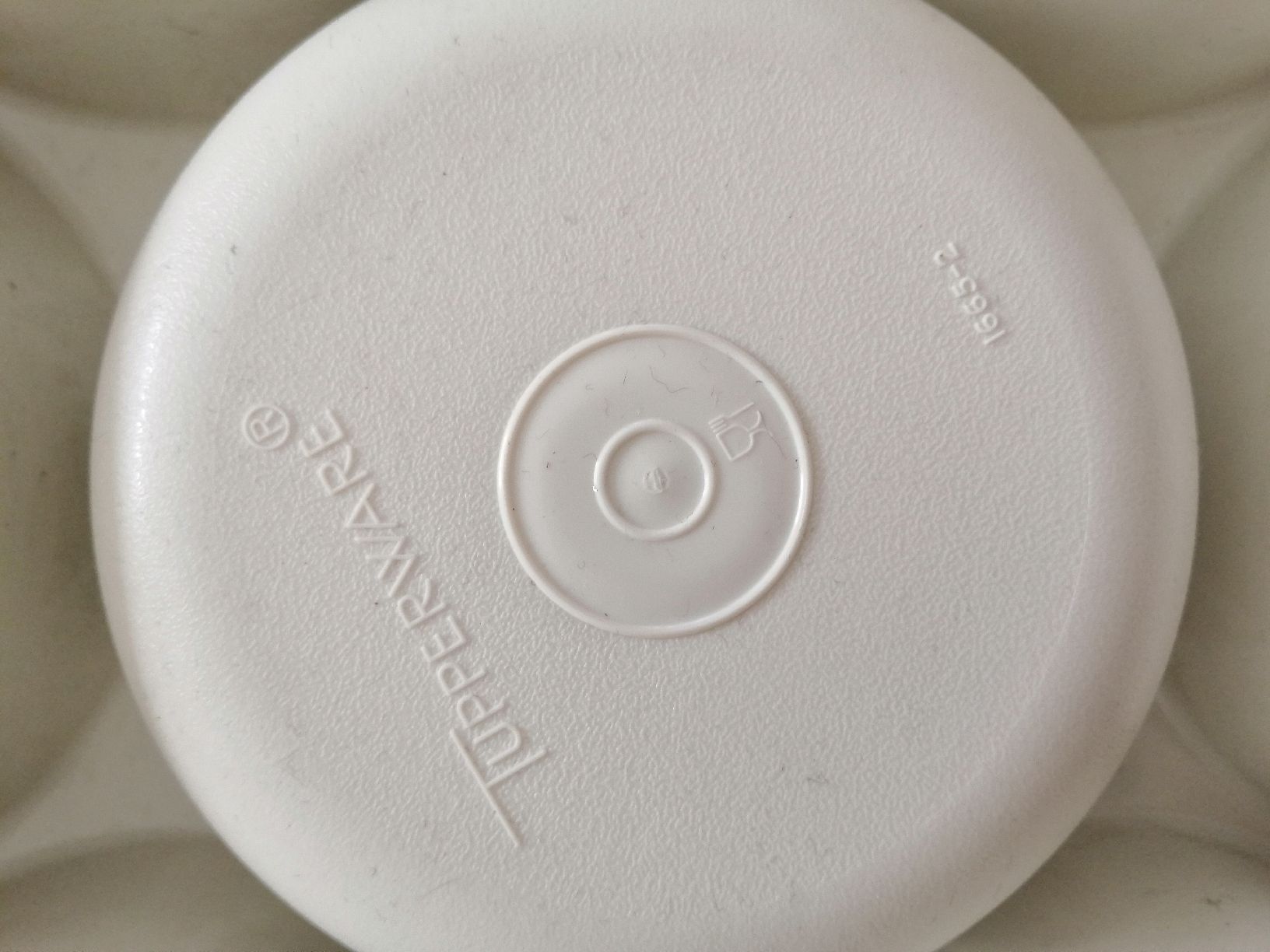 Tupperware Contenitori & Simili: Picknick Plastikbehälter Tupperware vintage weiss – Usato da Villmergen venduto da MONCHHICHI 2