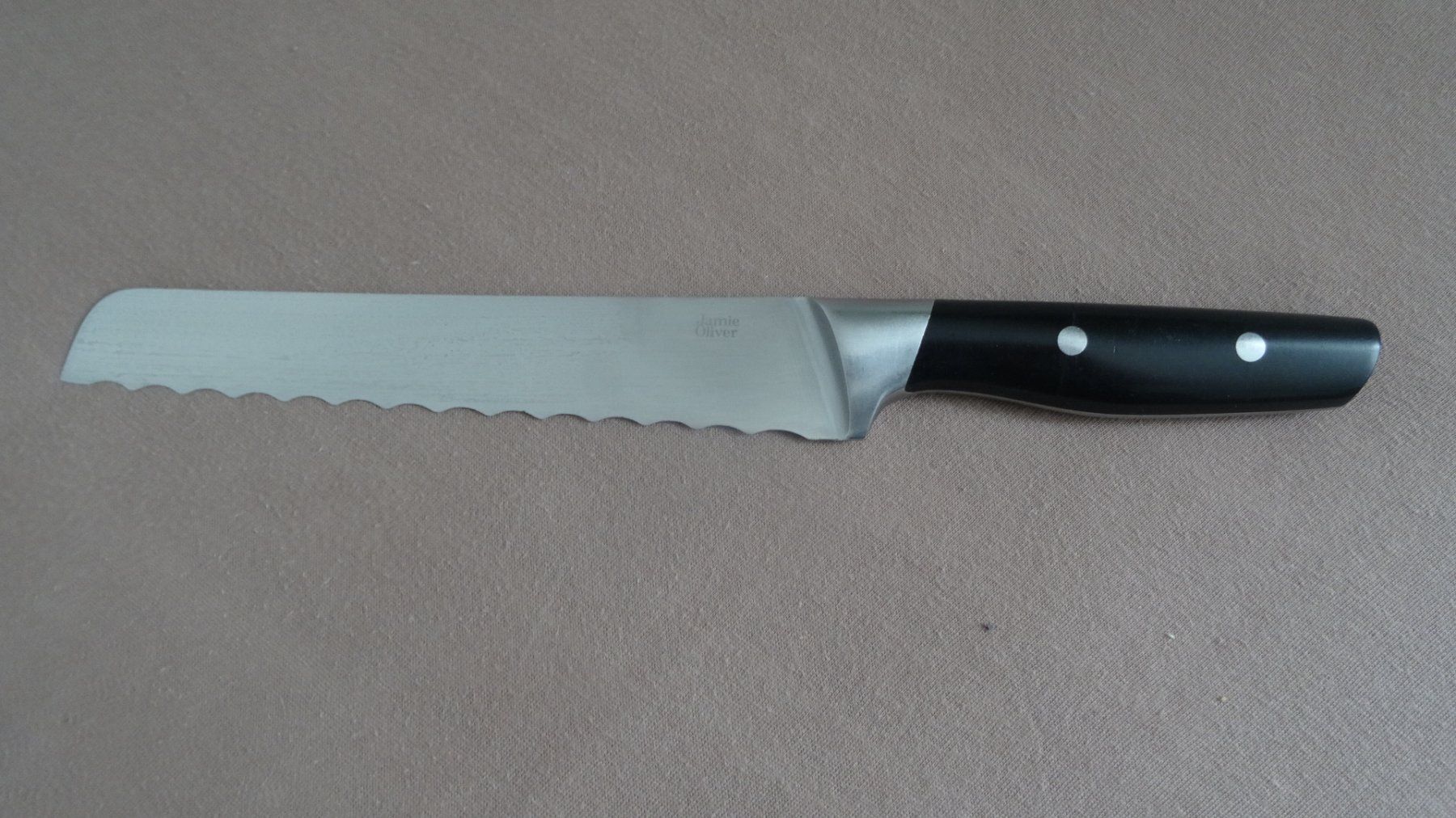 Coltelli da cucina: Jamie Oliver Brotmesser – Usato da Ehrendingen venduto da CHMEX 2