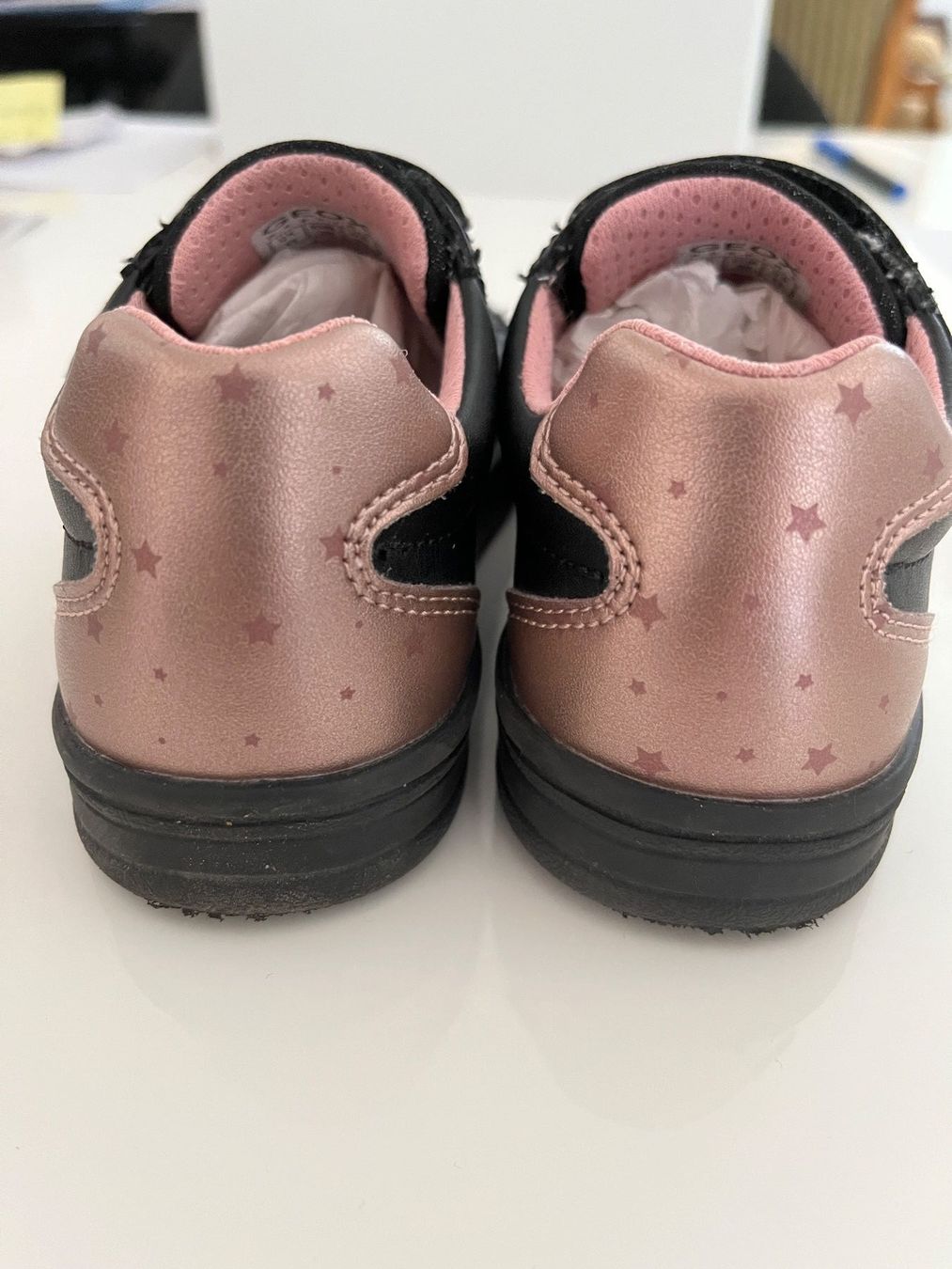 Geox Scarpe per ragazze: Sneaker von GEOX, Gr. 29, schwarz-pink – Nuovo (secondo la descrizione) da Burgdorf venduto da wiwy51 2