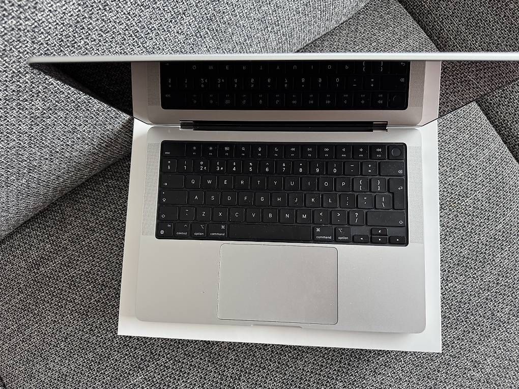 Apple Portables: MacBook Pro 14" M4 10c CPU GPU, 1TB SSD, 24GB RAM – D'occasion à Horgen par peterp 3