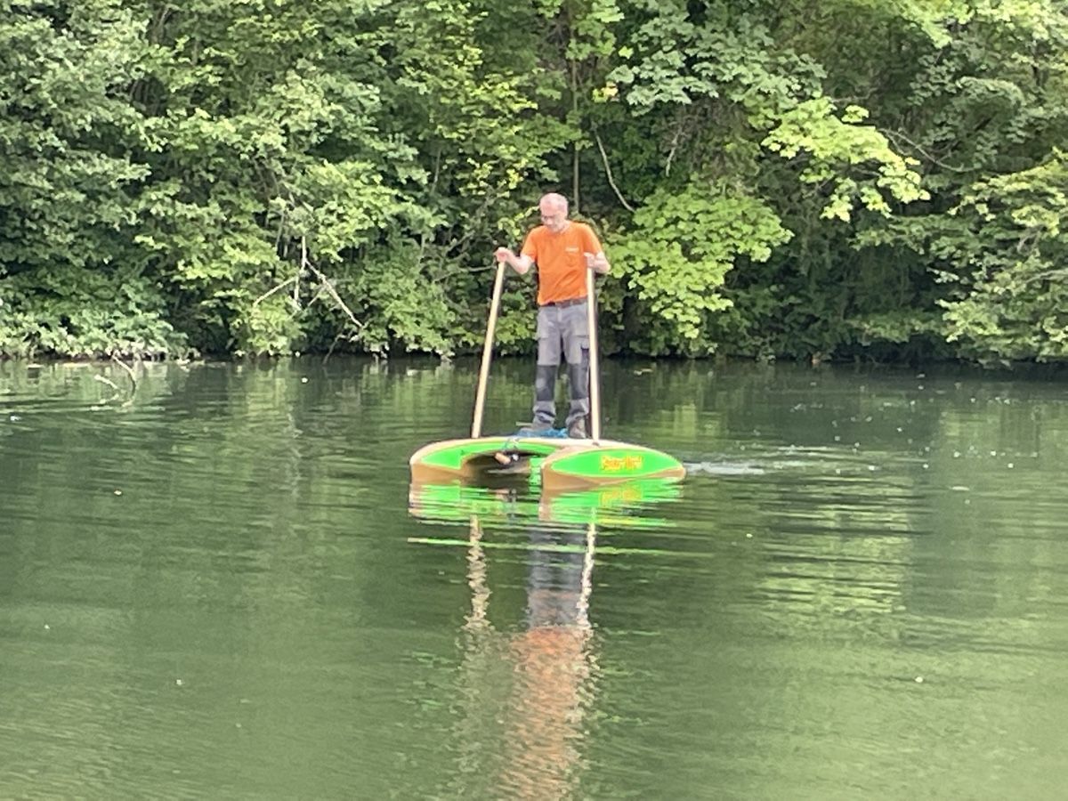 Surfboards & Schwimmbrette: Neuwertiges Stand Up Training Gerät - Katamaran ! – Gebraucht aus Grellingen von Marcellus