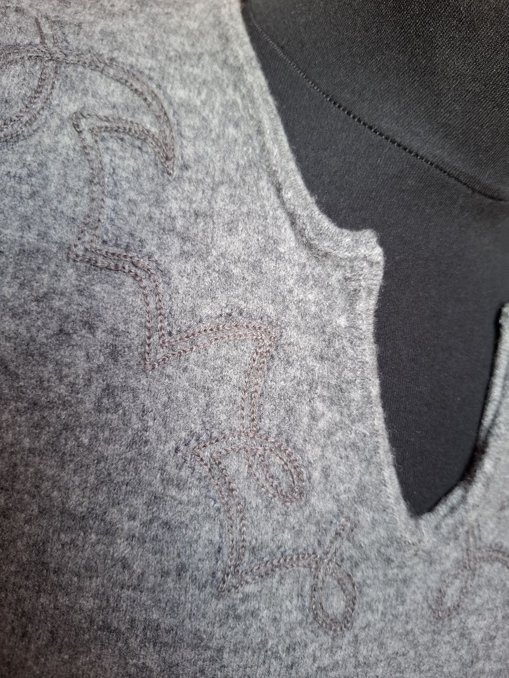 Maglioni & Felpe: XS S Damen pullover Grau 100 % Lammwolle winter busines 2000 – Usato da Vinelz venduto da sonnenmond77 1