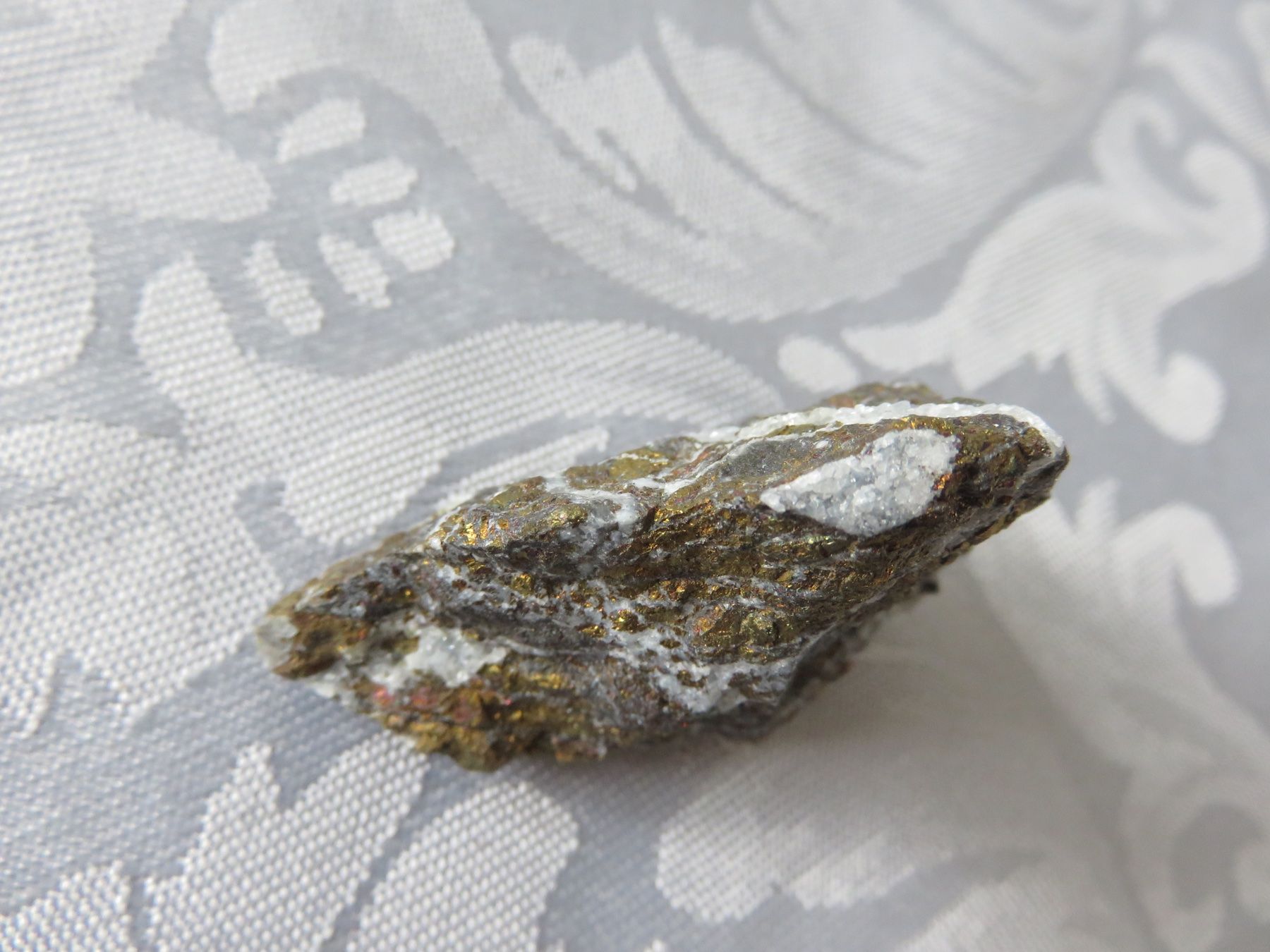 Minerali & Pietre curative: Chalkopyrite heilstein roh – Usato da Rümlang venduto da euqinom16 3
