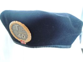 Schweizer Armee Béret in sehr schönem Zustand mit Emblem