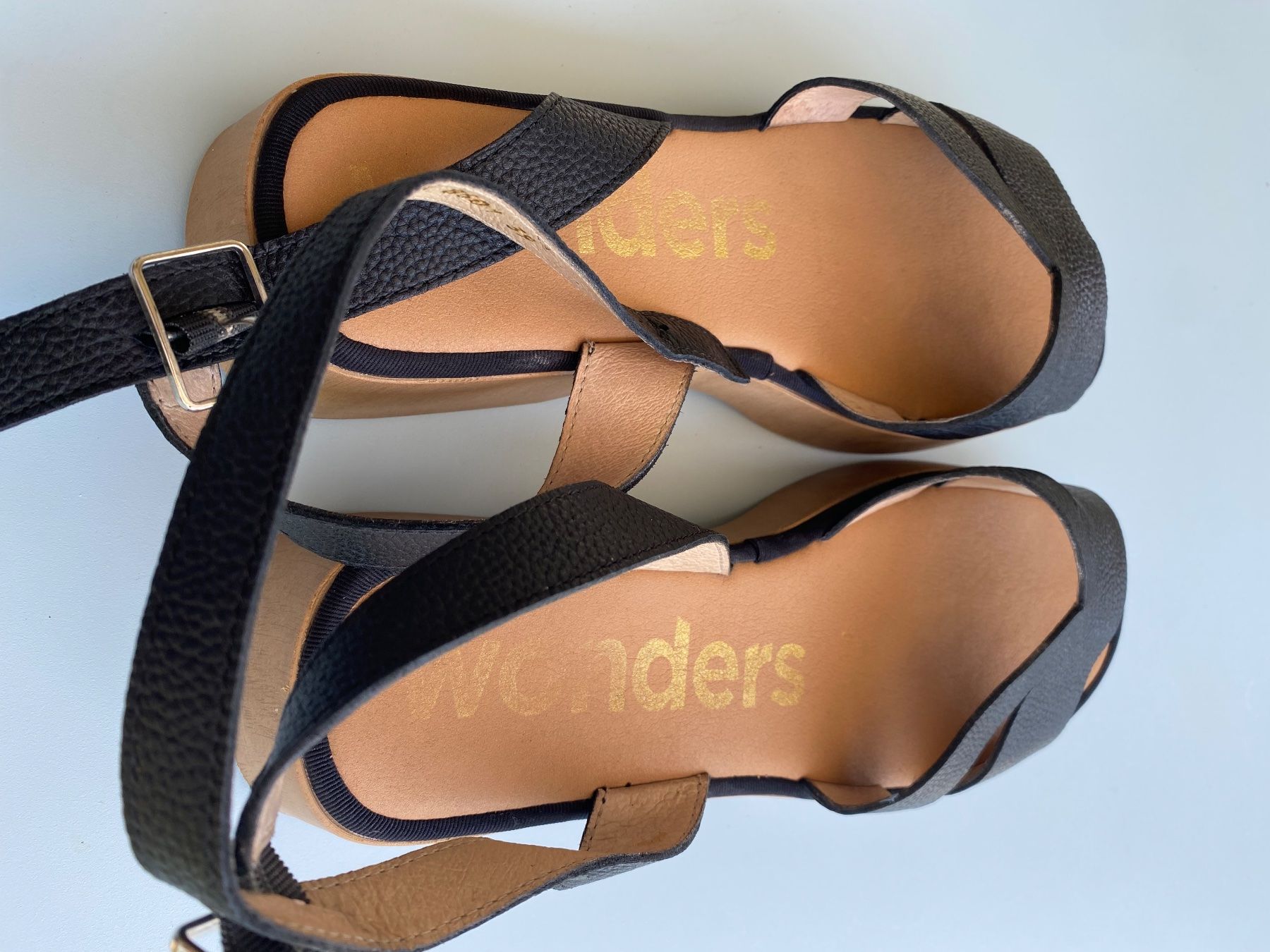 Zalando Damenschuhe: Plateau Sandaletten – Gebraucht aus Zürich von Ecedi 1