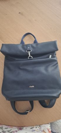Dunkelblauer Rucksack mit Laptopfach von ZWEI