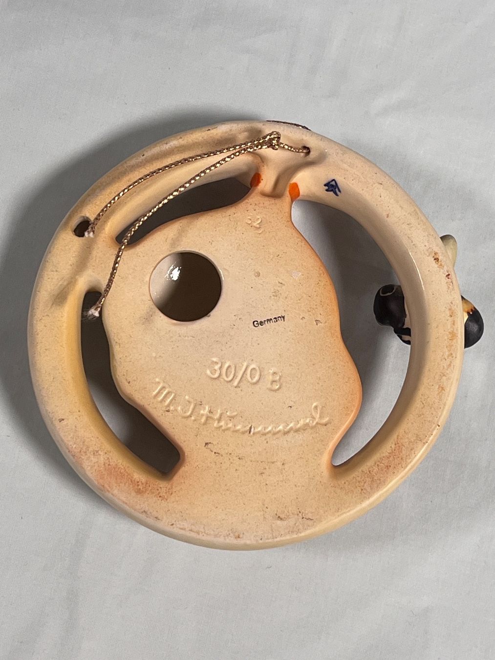 Hummel Figuren: Original Hummel Ring Ba-Bee Wandfigur 1948 Mid Century – Gebraucht aus Otelfingen von Markthalle_C 2