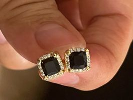 Clous d’oreilles vintage pierre onyx  0,6 X 0,6 neufs