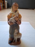 Krippefigur Frau mit Lamm handgeschnitzt ca. 18 cm