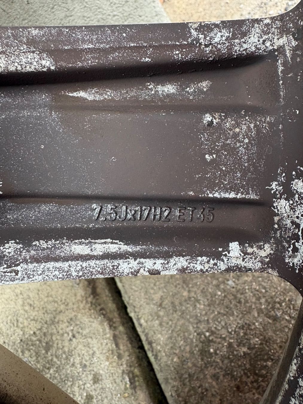 Audi Pneumatici & Ruote complete: Audi Winterkompletträder 225/50 R17 – Usato da Urnäsch venduto da w.keller03 5