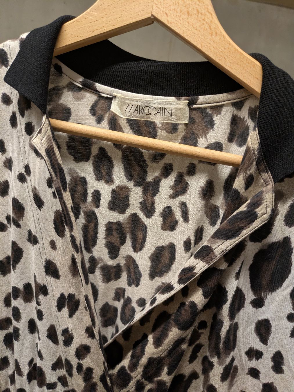 Marc Cain Vestiti: Marc Cain Kleid Grösse im Leo Look – Nuovo (secondo la descrizione) da Ins venduto da Jacy1 3