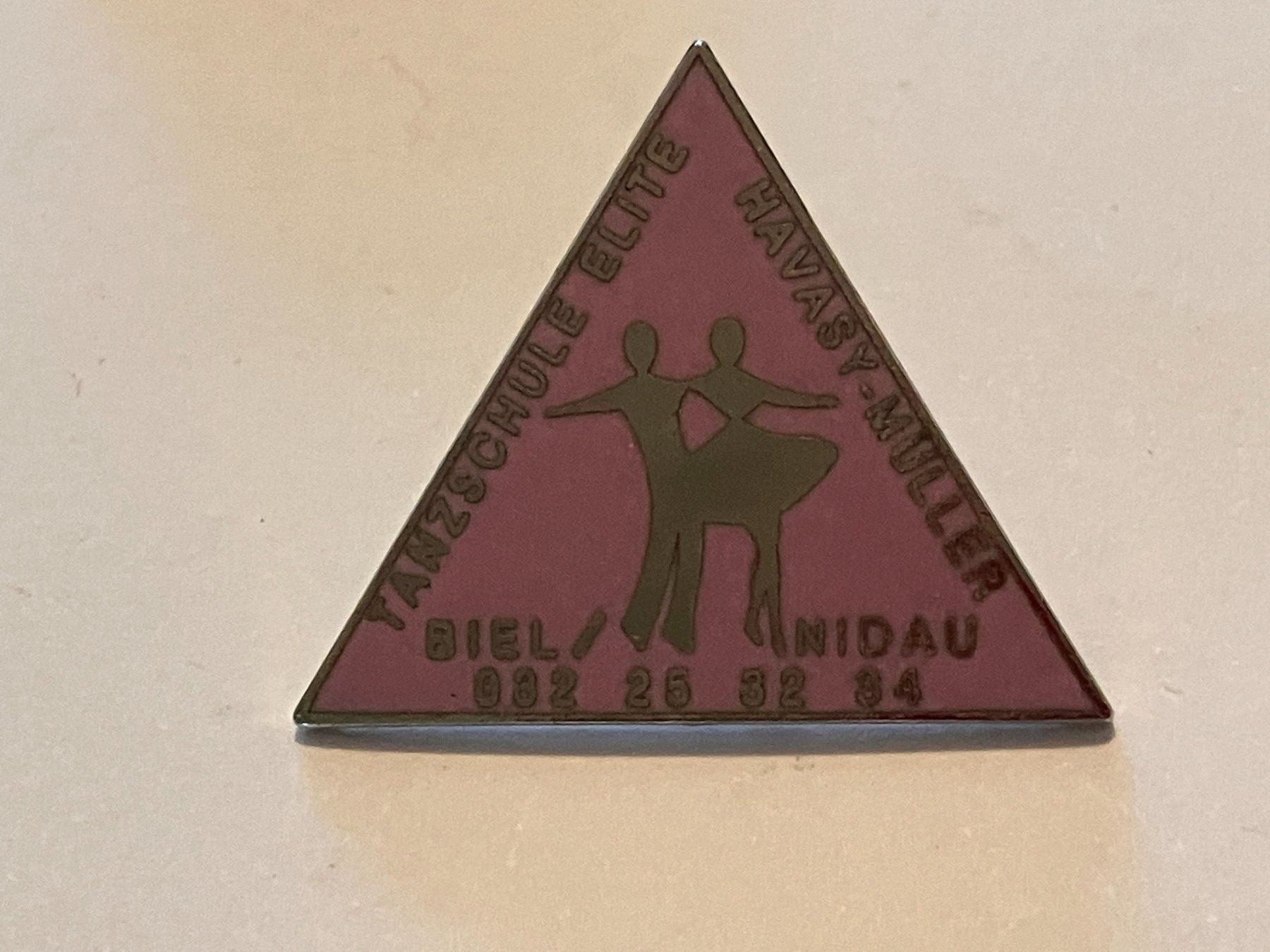 Plaketten & Abzeichen: 1 Pin Tanzschule Elite Biel Nidau – Gebraucht aus Basel von djwwpp