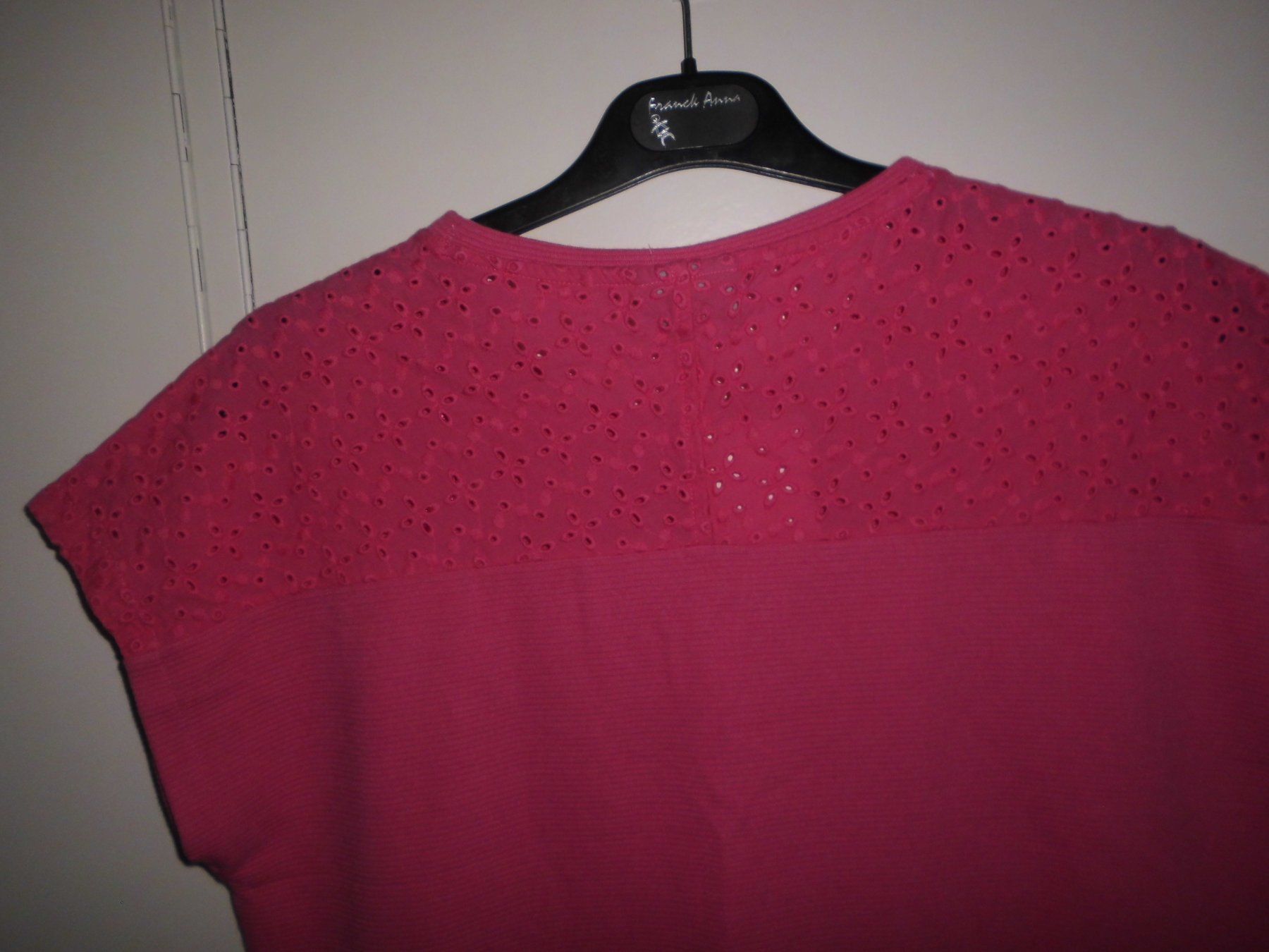 C&A T-shirt: T-shirt rose T. M – Nuovo (secondo la descrizione) da Marin-Epagnier venduto da Madja 1