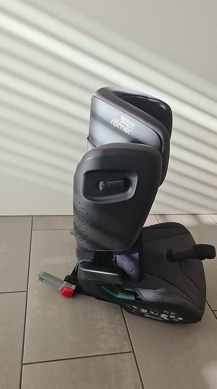 Auto-Kindersitze: Kindersitz, Römer Kidfix i-Size storm grey – Gebraucht aus Birmenstorf von Stefy_CH