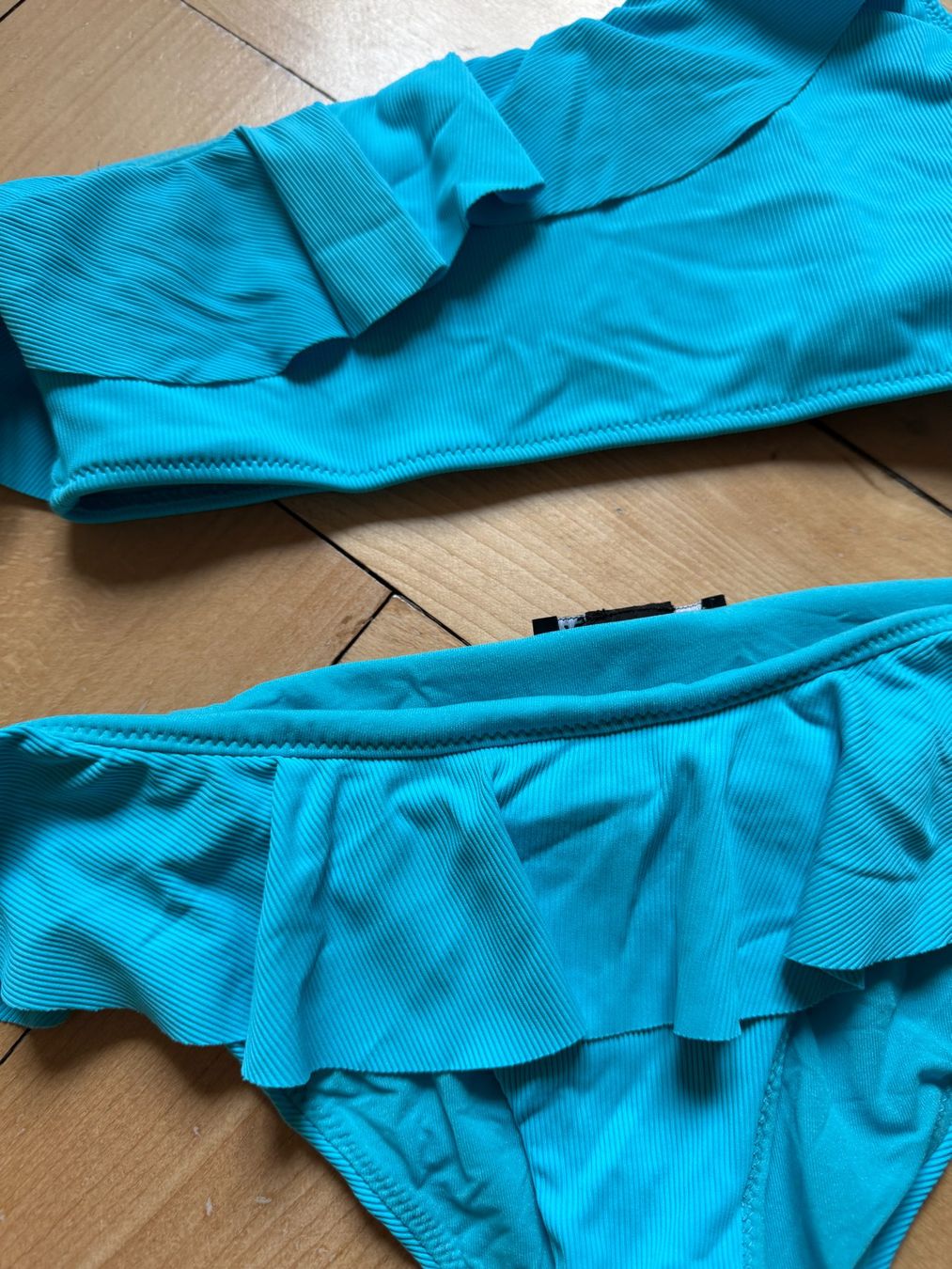 Zara Badekleider & Bikinis: ZARA - Bikini hellblau mit Volants M/L – Gebraucht aus Zürich von Diazaio 1