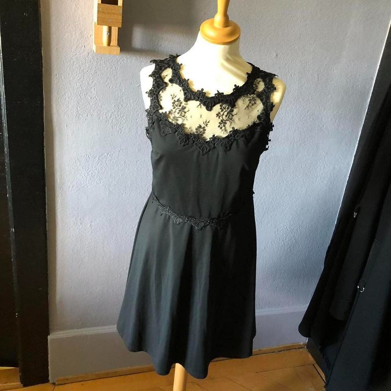 Vestiti: mega schönes Spitzenkleid – Usato da Zürich venduto da Swiss_Rhapsody