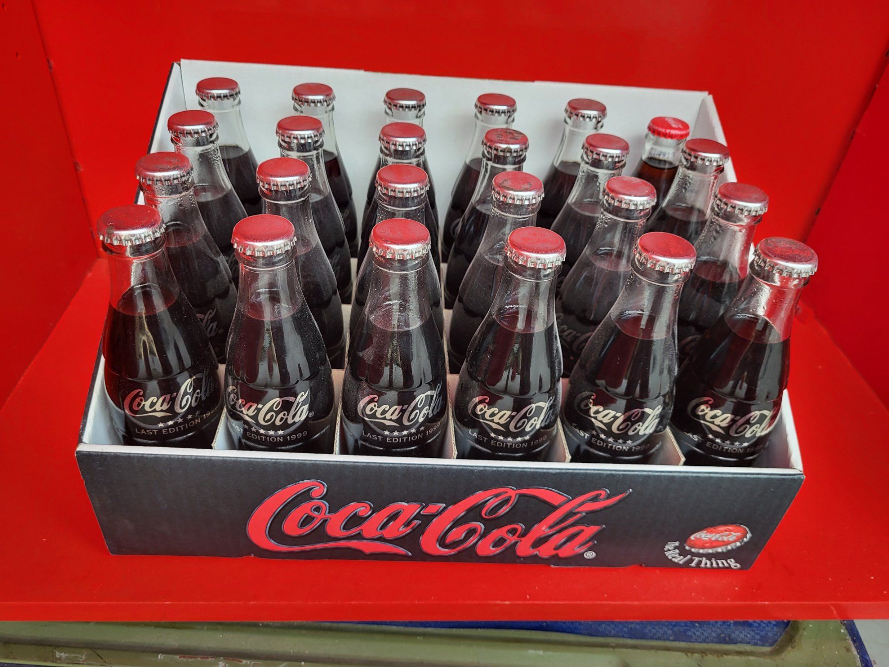 Armadi: Coca Cola Schrank mit Flaschen – Usato da Diessenhofen venduto da Osio 3