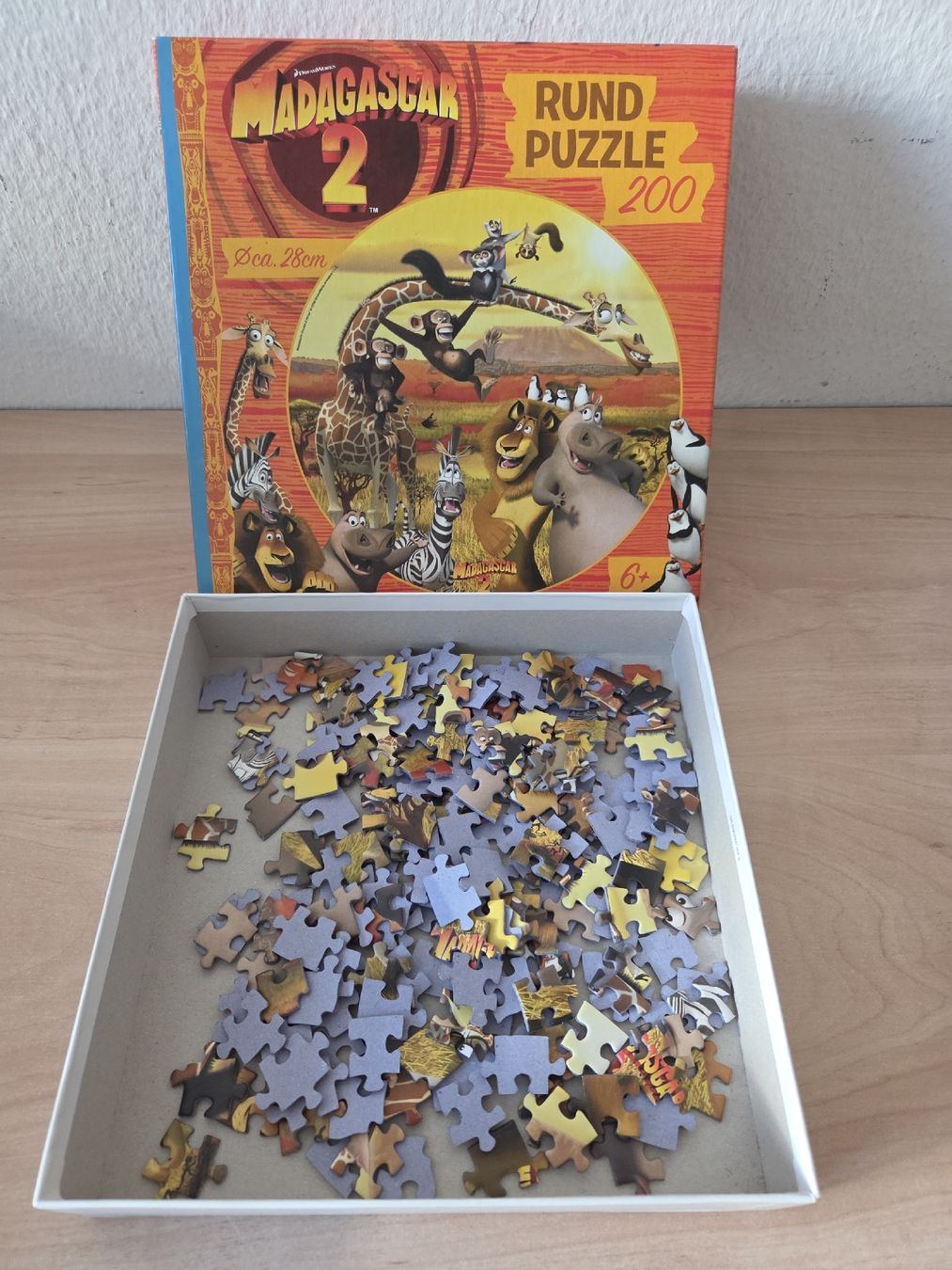Puzzles: Puzzle rund 200 Teilig Madagaskar 2 – Gebraucht aus Winterthur von katzen07 1