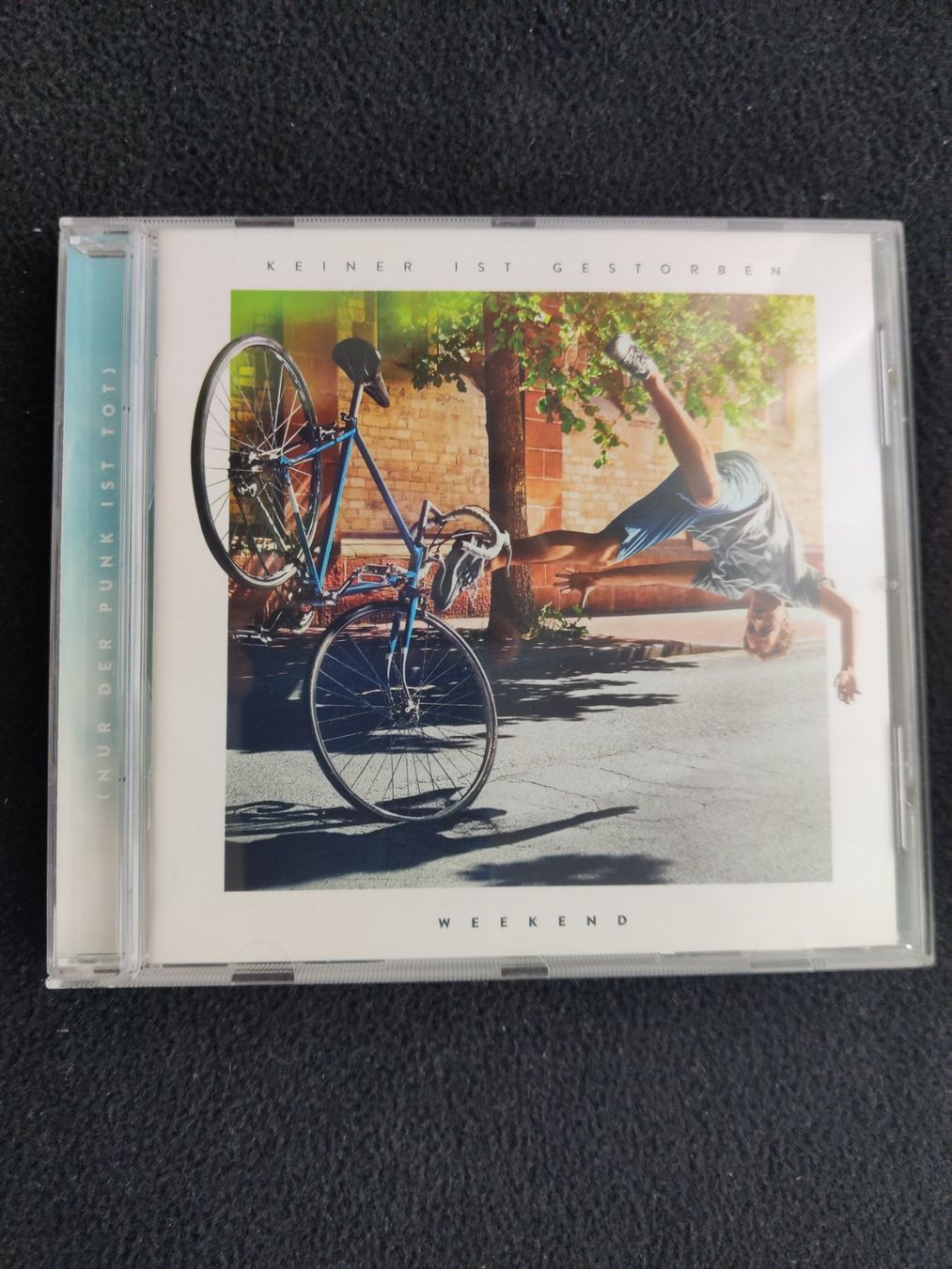 CD: CD -   Keiner Ist Gestorben / Weekend (2017) – Usato da Muttenz venduto da IkaSul