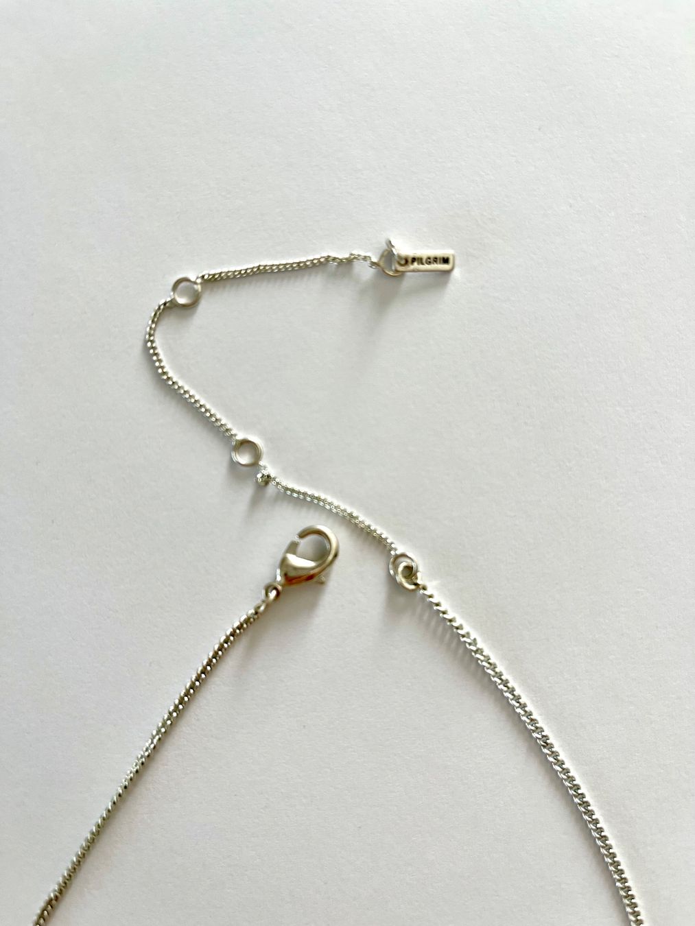 Colliers: Collier Pilgrim couleur argent – D'occasion à Le Crêt-p-Semsales par staglione69 1