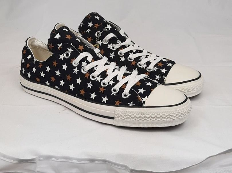 Converse Scarpe da uomo: CONVERSE All Star Sneaker schwarz mit Sternen Gr. 45 – Nuovo (secondo la descrizione) da Seuzach venduto da VT-Collections1