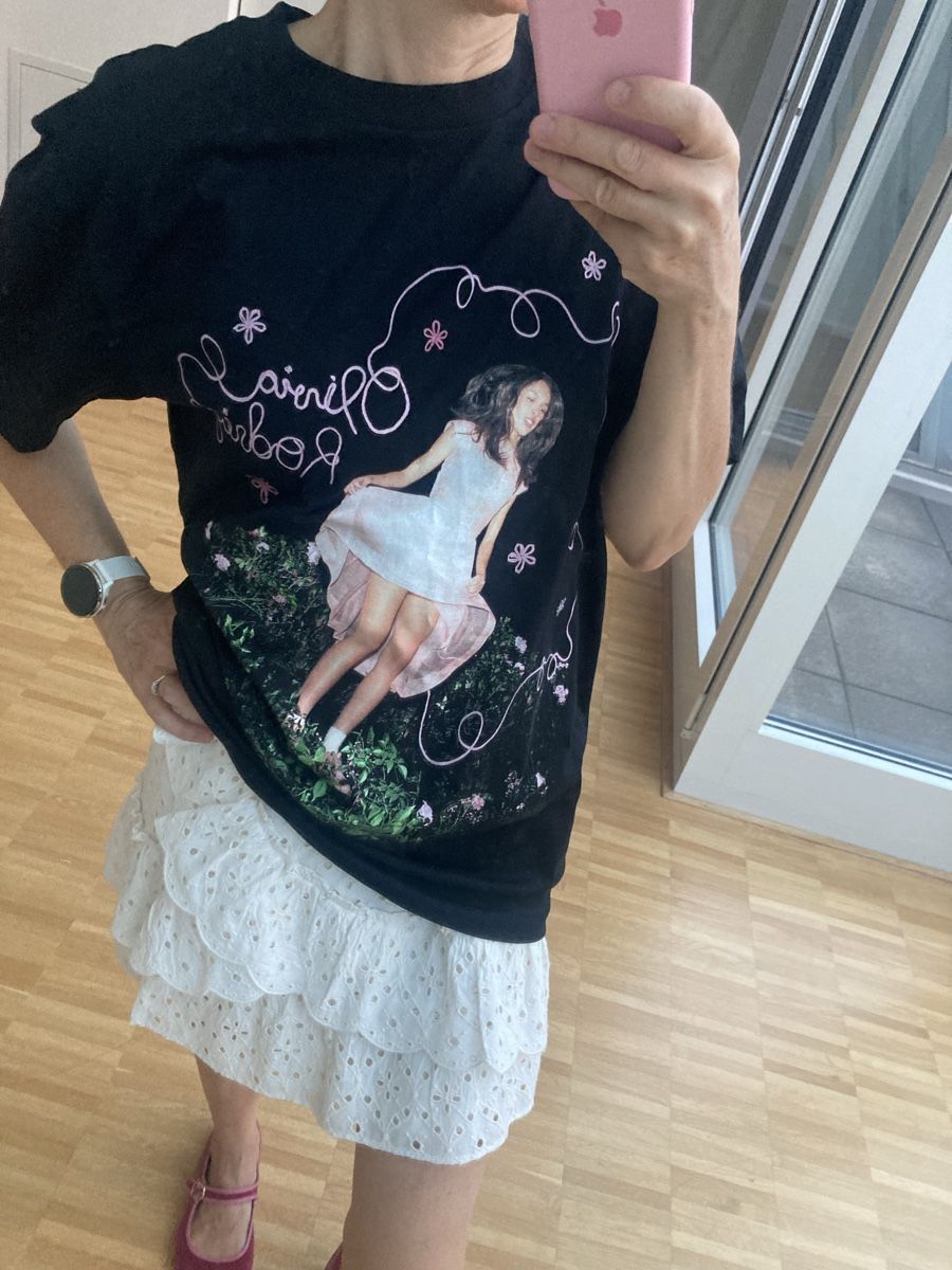 T-shirt: Olivia Rodrigo tour tshirt – Nuovo e nell'imballaggio originale da Bottmingen venduto da Poppyfields