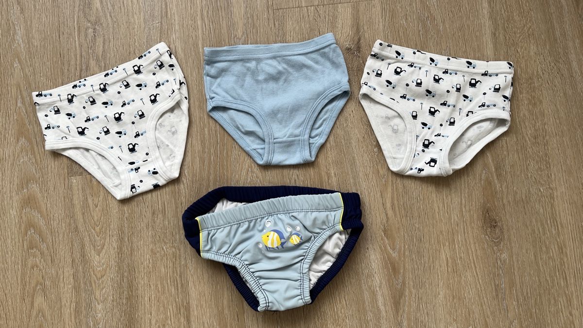Lotti & Set di vestiti: 3 Slips + Schwimmhose Gr. 98 – Nuovo (secondo la descrizione) da Sulz AG venduto da Zissi31324