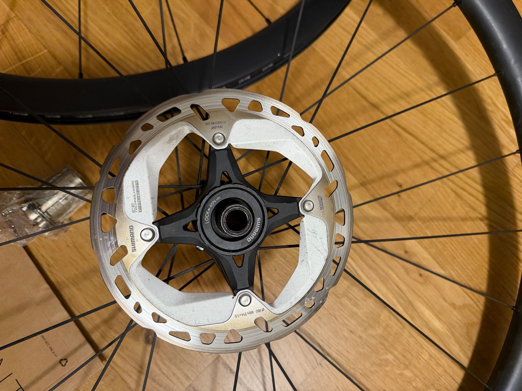 Hunt Pezzi di ricambio: HUNT 35 Carbon Aero Disc Wheelset – Usato da Zürich venduto da ben_t9nw 4
