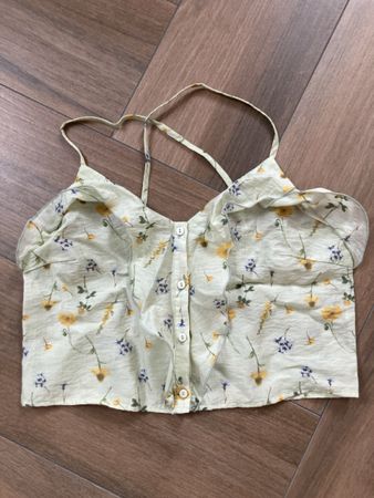 Top fleuri léger boutons devant taille S bon état