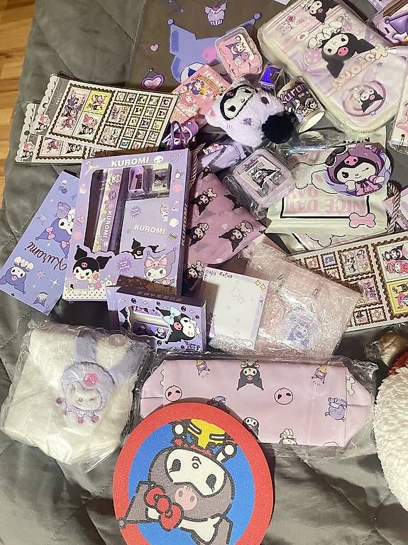 Sanrio Giocattoli: Kuromi Bundle – Nuovo (secondo la descrizione) da Pratteln venduto da Gabriella18 1