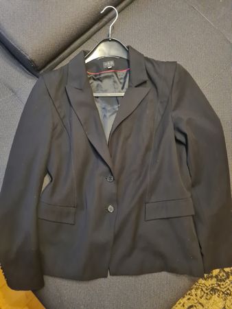 Schöner schwarzer Blazer von 1-2-3 Grösse 44