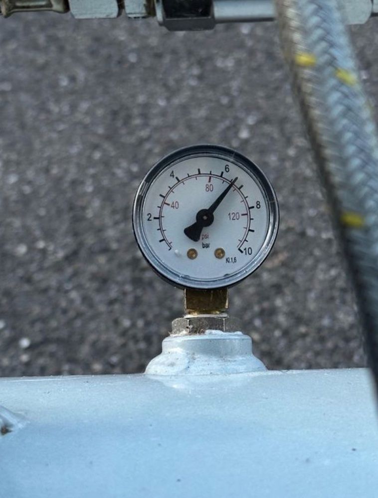 Jun-Air Kompressoren: JUN AIR KOMPRESSOR – Gebraucht aus Winterthur von Die_Polsterin 4