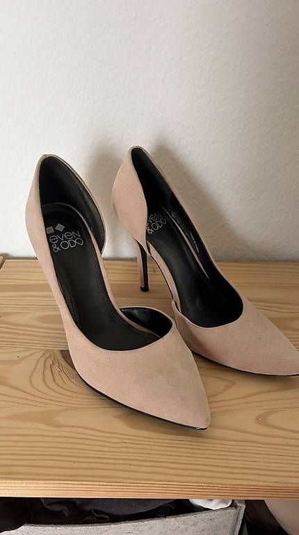 Chaussures femmes: Pumps nude 40 – D'occasion à Neuheim par Vinn