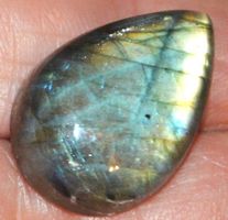 Cabochon L-9411 – Labradorit 26x17mm 28.70 Karat