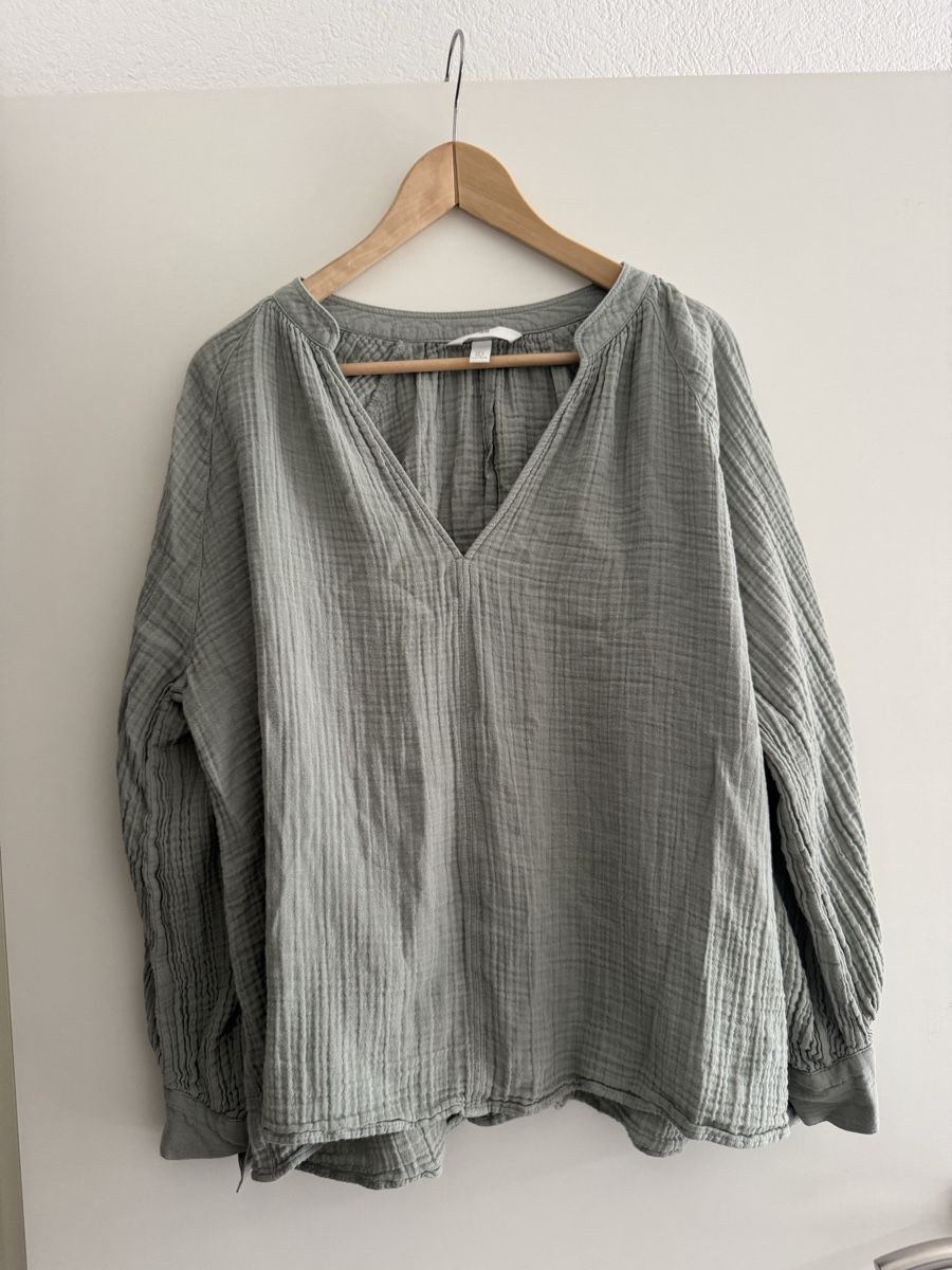 H&M Chemisiers: H&M Chemisier ample vert – D'occasion à Vouvry par Laurie1896