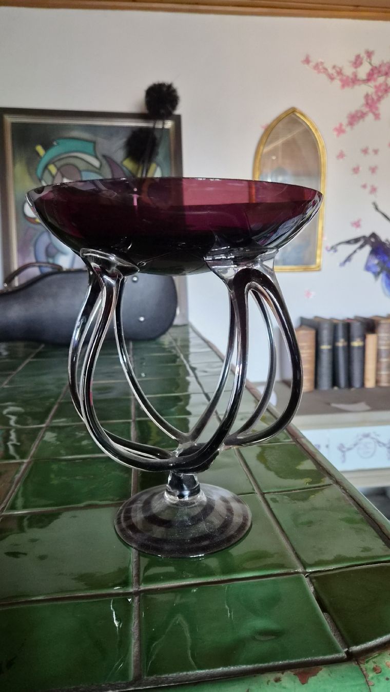 Bicchieri: Fuss-Schale Glas Amethystfarben Durchmesser ca 21 cm – Usato da Kölliken venduto da Upcycling-by-Mc-TAM