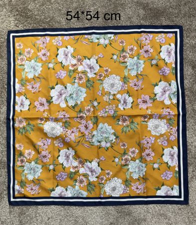 Foulard Carré Halstuch Fleuri 54x54
