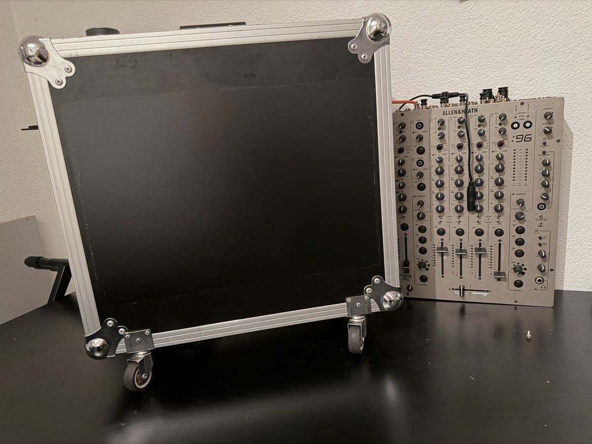 Valises & Sacs: Flight case customized for Xone96 – D'occasion à Camorino par CamperCommunity 2