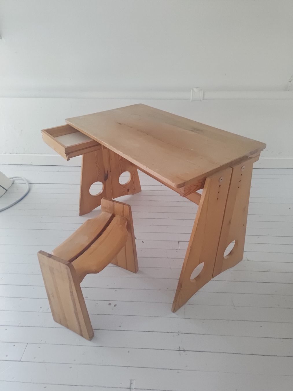 Scrivanie: Swedish Vintage Design Desk Gilbert Maklund – Usato da Untersiggenthal venduto da babette0815