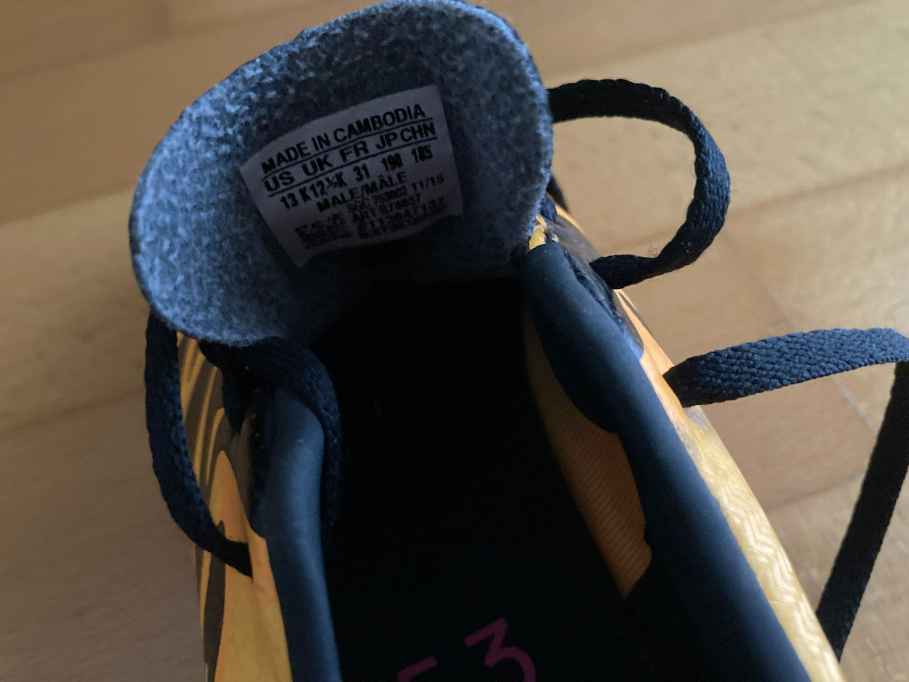 Adidas Scarpe per ragazzi: Fussballschuhe Adidas mit Nocken – Usato da Muttenz venduto da Juvenile33 5