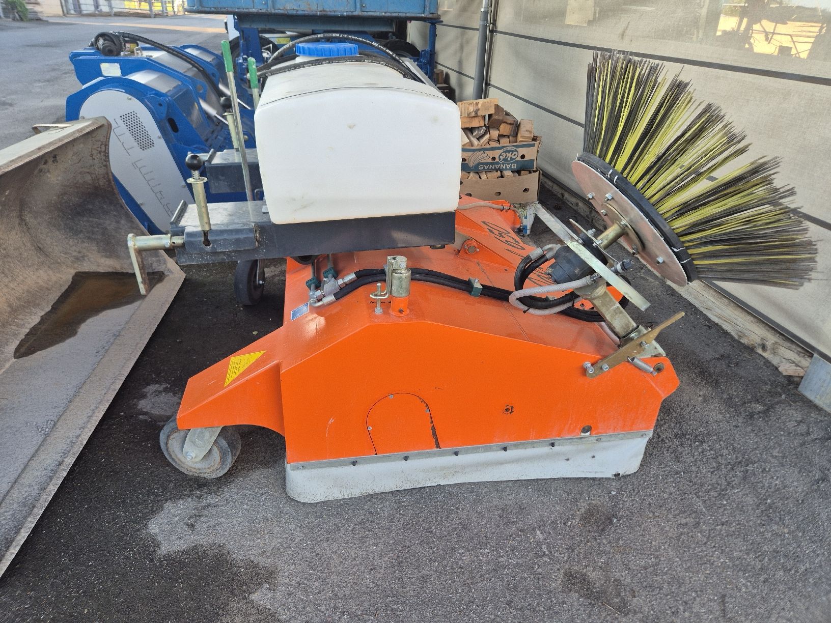 Toutes les machines: Putzmaschine – D'occasion à Uzwil par Liechti.02 2