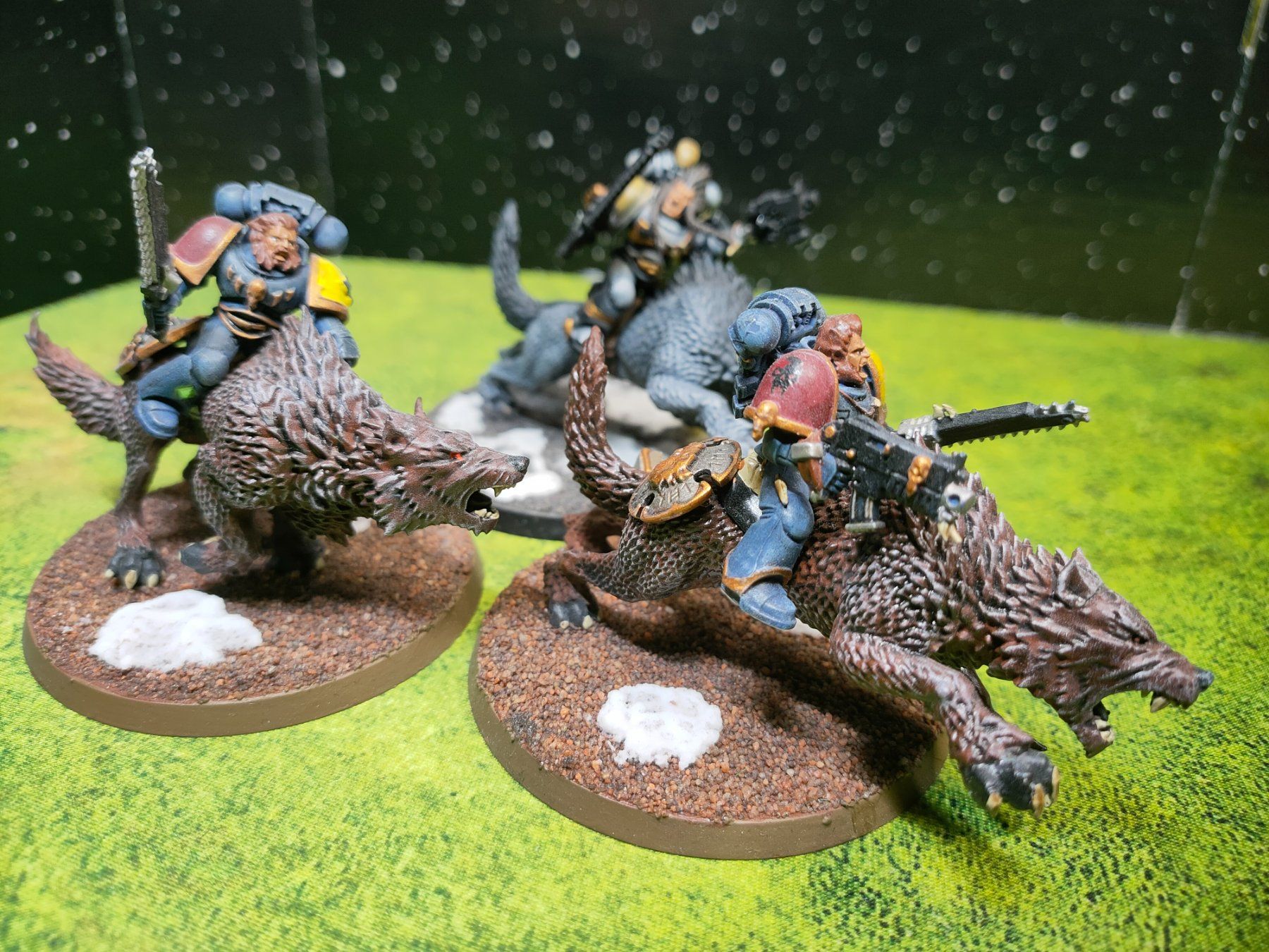 Modellbausätze & Standmodelle: Thunderwulf Cavalry 3er Trupp, Space Wulfes, Warhammer 40k – Gebraucht aus Baden von Araneus