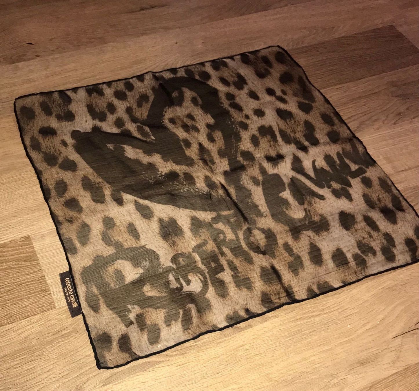 Roberto Cavalli Foulards, Tücher & Schals: Roberto Cavalli Hals Tuch 40x40 cm – Neu (gemäss Beschreibung) aus Oberwil BL von Gutundsuperklein16