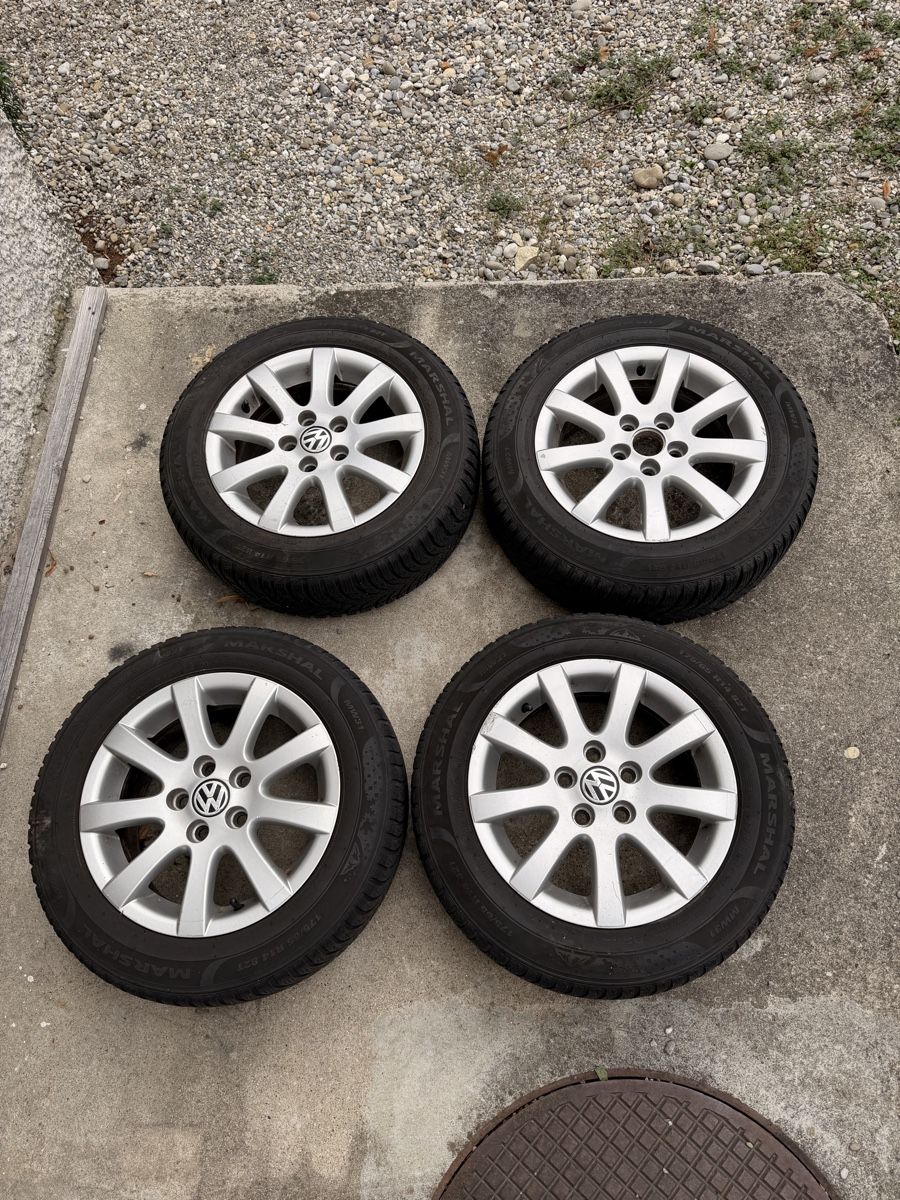Volkswagen Pneumatici & Ruote complete: VW Winterkompletträder  – Usato da Täuffelen venduto da jul_8y7z