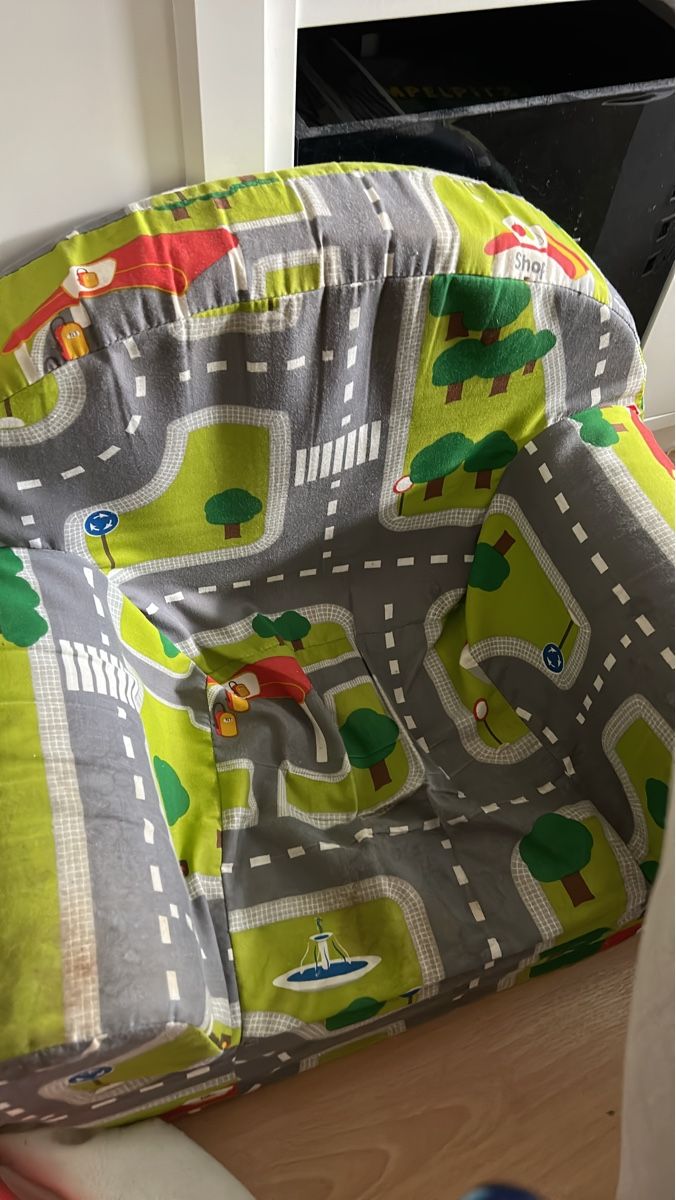 Seggiolini per auto: Kinder Sitzsofa mit Strassen-Design – Usato da Herbetswil venduto da rotekatze84