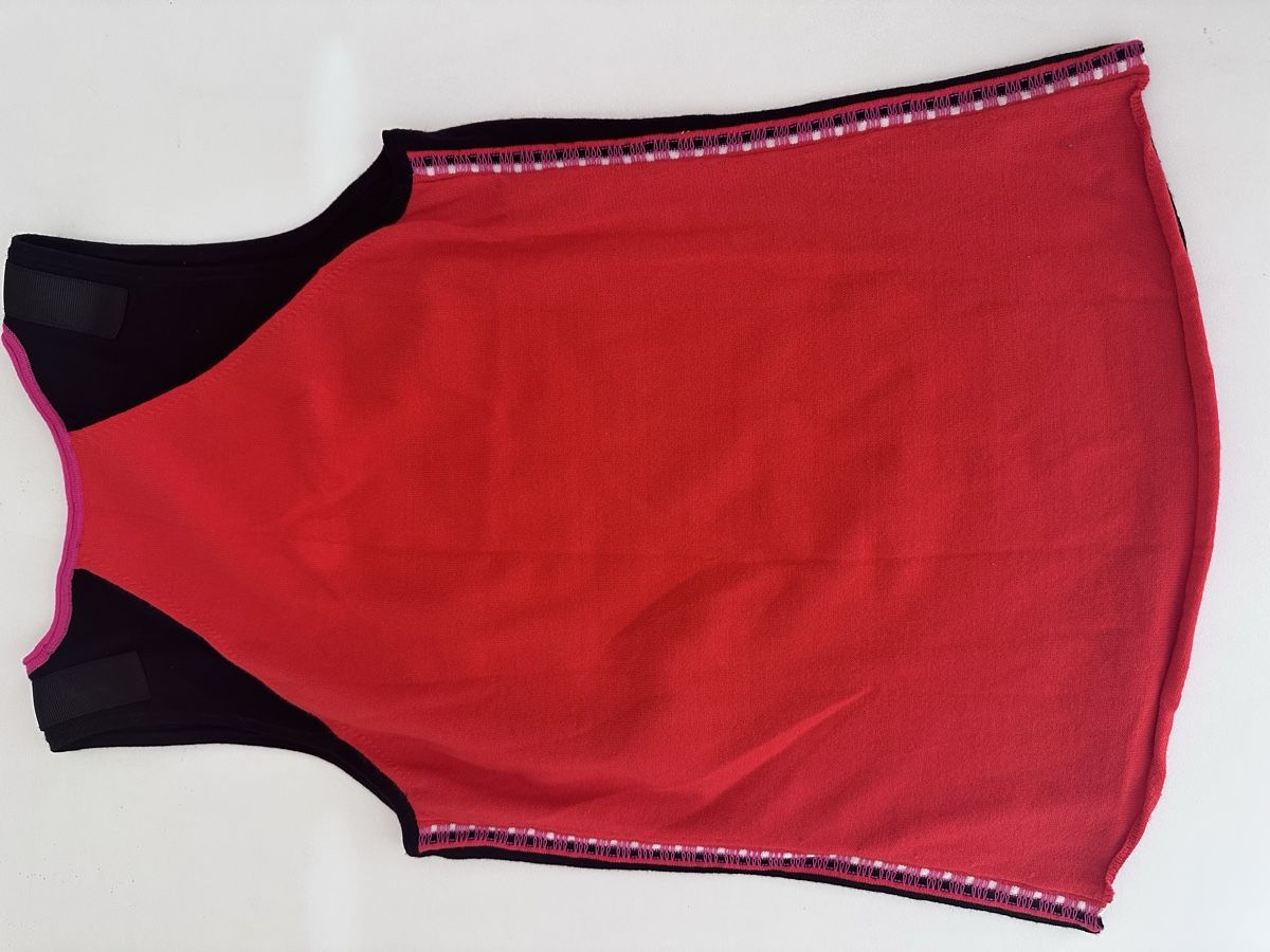 Stefanel Top: Stefanel Black & Red Tank Top - Size M/S – Nuovo (secondo la descrizione) da Binningen venduto da can_s2yh 1