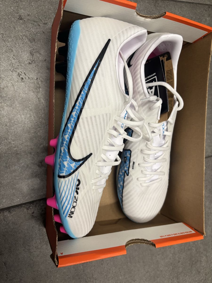 Nike Herrenschuhe: Nike Fussballschuhe – Neu (gemäss Beschreibung) aus Luzern von jan_wjj9